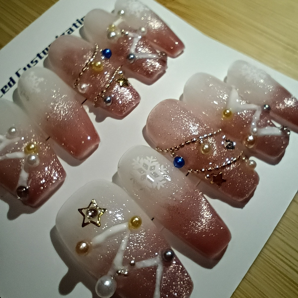 Festive Cat Eye Pink & White Coffin Nails